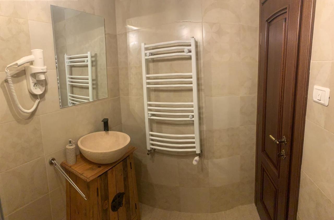 Buchin Pensiunea Lili'S House מראה חיצוני תמונה